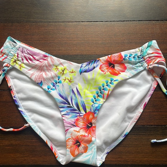 Bikini Set - M/L - Picture 5 of 7